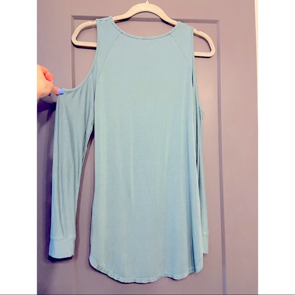 Good Condition - Dynamite Soft Long Sleeve Top - Small - Beautiful Green color - Picture 4 of 5